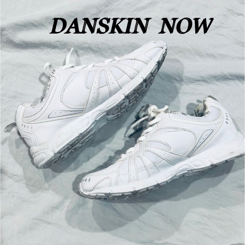DANSKIN NOW girls/ladies white sneakers size 4 EUC - Picture 2 of 11